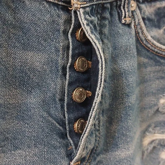 Free People, We the free. Mid Indigo Frayed hem distress shorts. W25 - Picture 3 of 5